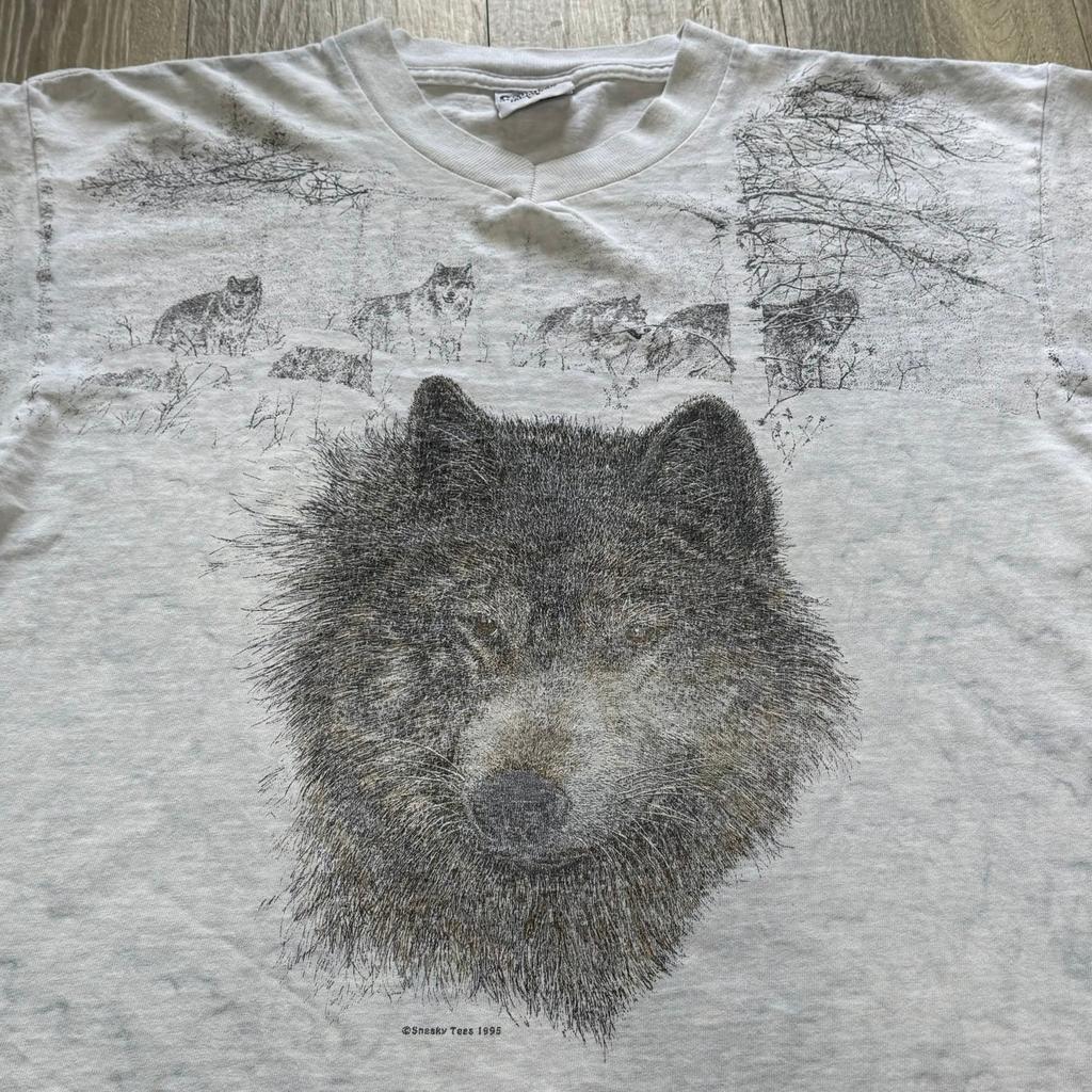 Vintage 90s Wolves Alaska V-Neck Nature Tee Large Graphic Print Short Sleeve
