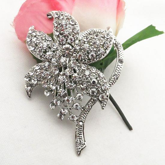 Rhinestone Brooch and Scarf Buckle: Elegant European-American Bridal Accessory and Creative Gift