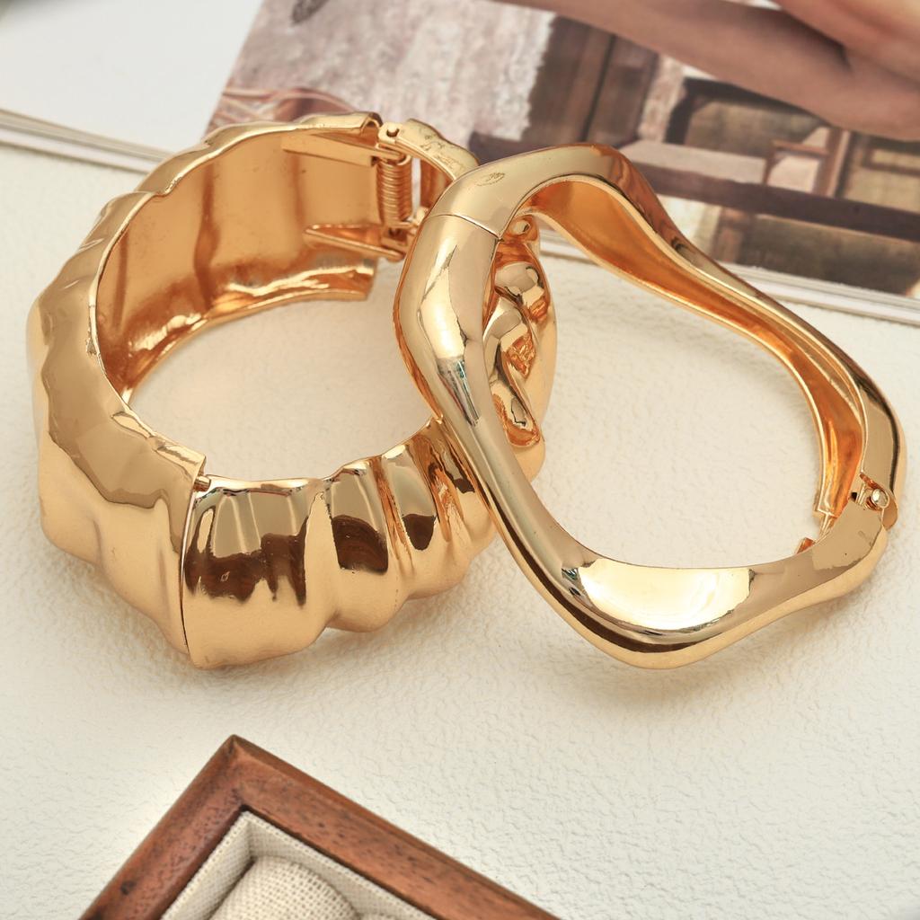 European and American ins wind zinc alloy texture pleated fashion bracelet niche design spring women's bracelet