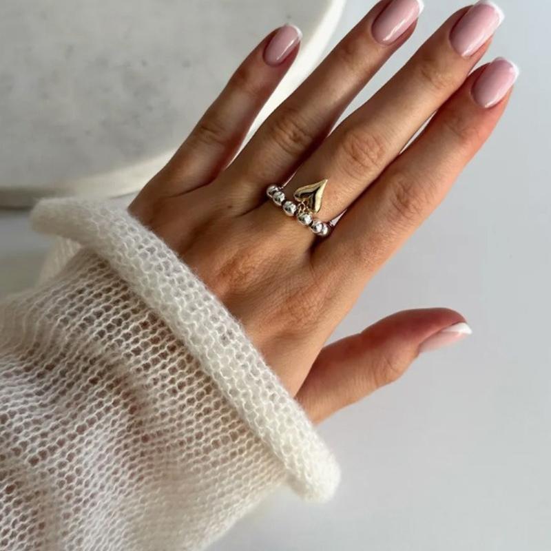 Fashionable Geometric Heart Pendant Ring Stainless Steel Elastic Rope Round Bead Jewelry for Parties and Everyday Wear