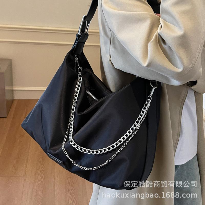 Large Capacity Canvas Bag Women's Spring and Summer 2025 New Versatile Casual Shoulder Messenger Bag Chain Commuter Tote Bag