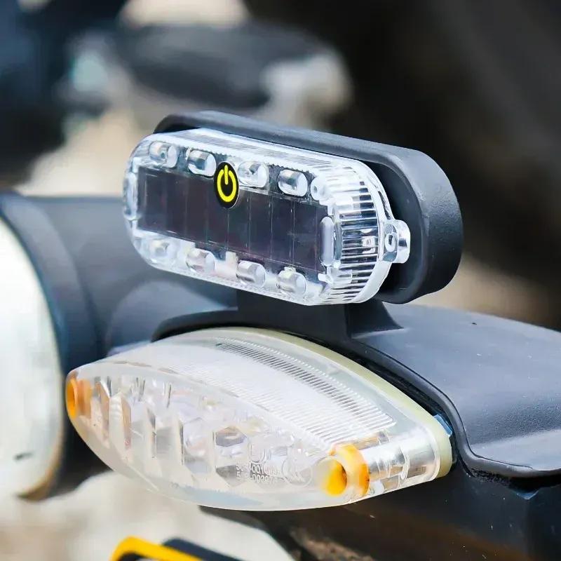 Solarbetriebenes blinkendes Warnlicht LED-Warnsicherheitsblinken durch Blitzlicht Einstellbar Auto-Parkleuchte Hinten Warnlicht