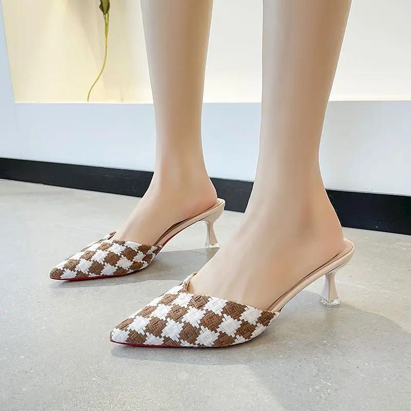 

Модные мюли для женщин, модные шлепанцы, резиновые сандалии, удобная обувь, женские тапочки, корейский стиль, новая мода, тренд лета 2024 39