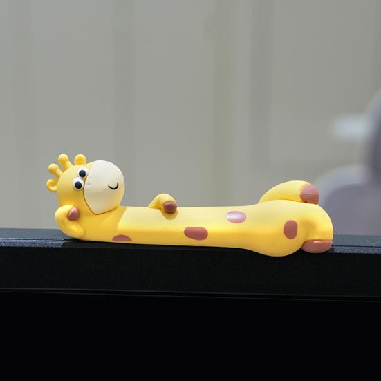 1/4Pcs Cartoon Giraffe Figurine Computer Monitor Decoration Lying Pig Duck Statue Animal Sculpture Home Office Car Dashboard Ornament