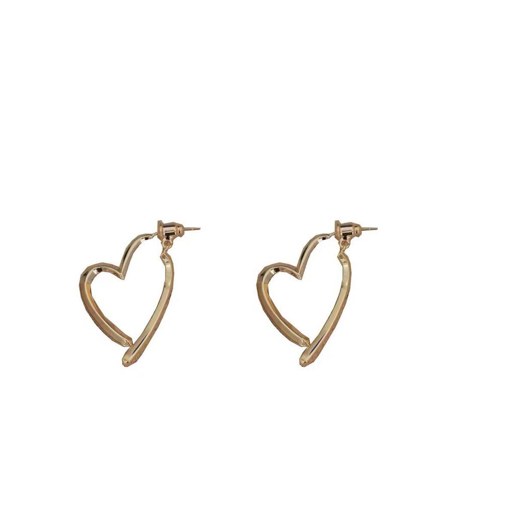 Gold Plated Heart Earrings: Cold Style Niche Design, No Piercing Ear Clips, Simple Mosquito Coil Ear Hoops for Women