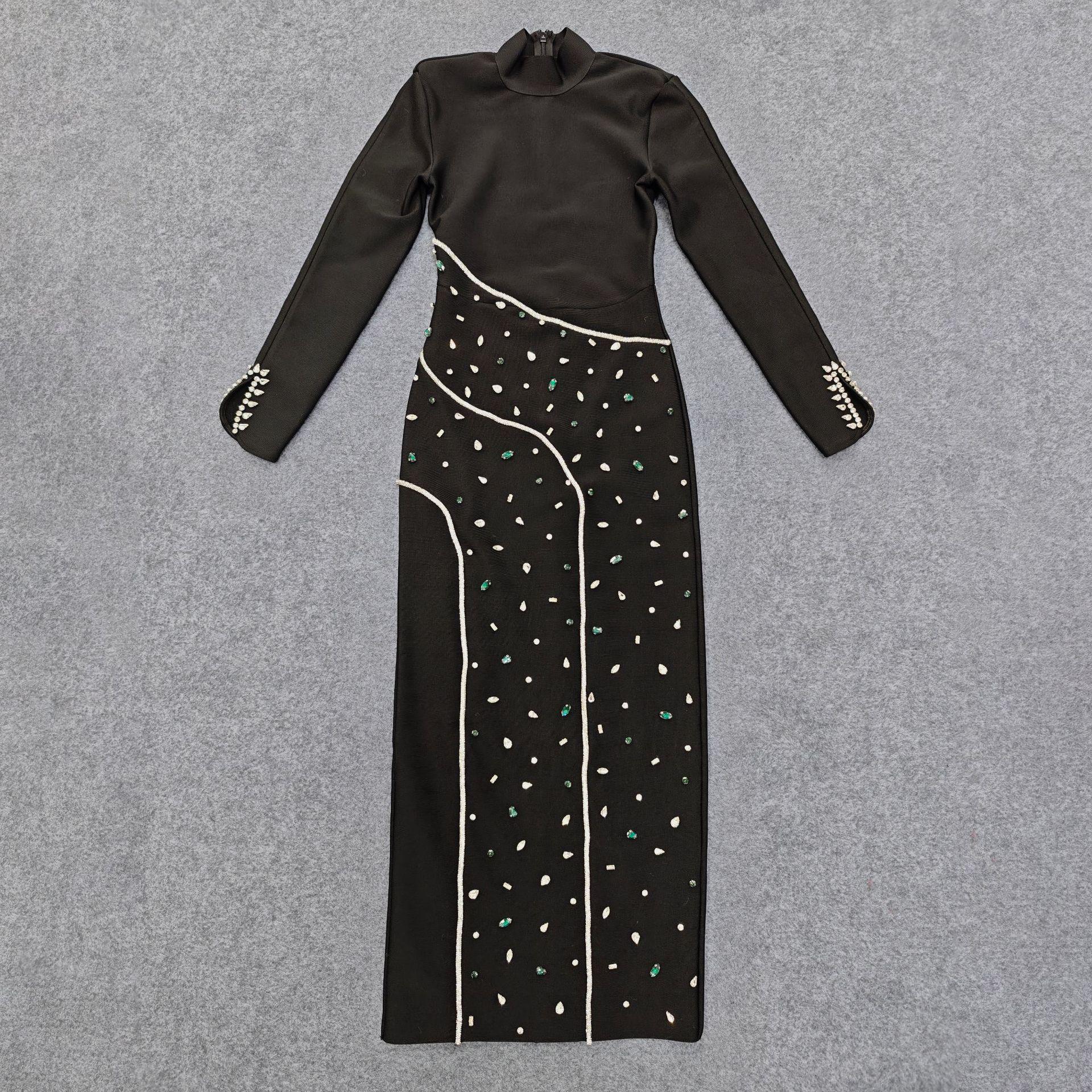 Женское элегантное облегающее вечернее платье с круглым вырезом и стразами S чёрный