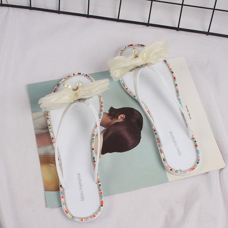 Ladies New Slippers Summer Flip Flops Outer Wear Colorful Diamond Butterfly Flat Bottom Beach Sandals Fashionable and Convenient