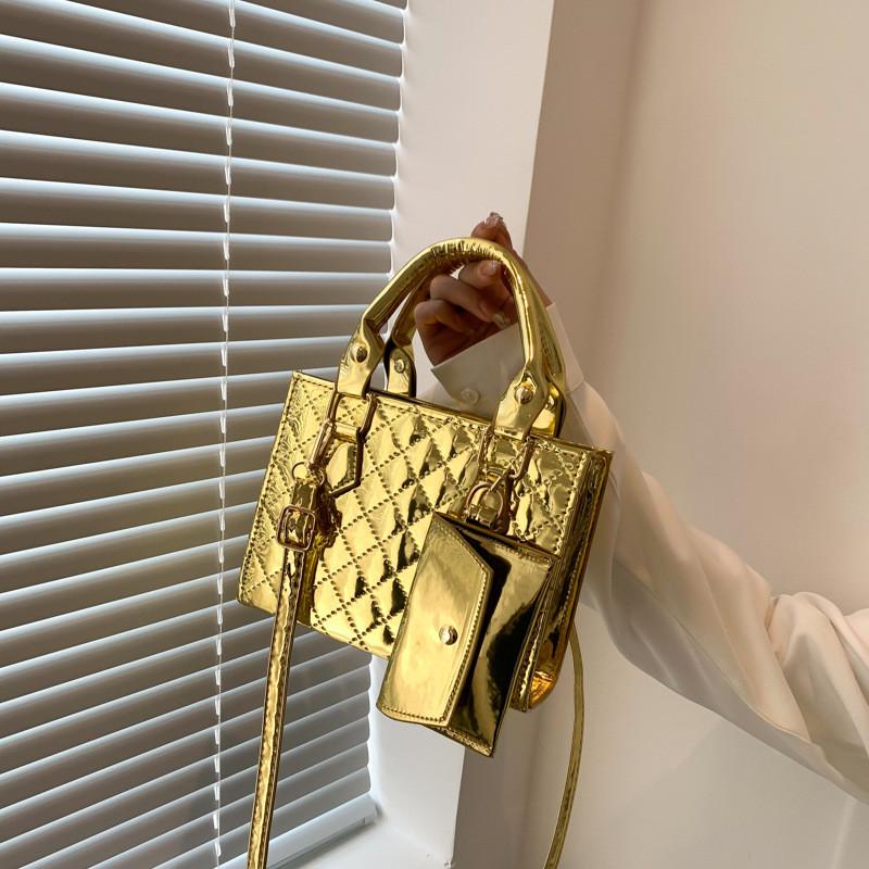 Trendy Shoulder Handbag Stylish Square Bag With Spacious Design For Daily Use