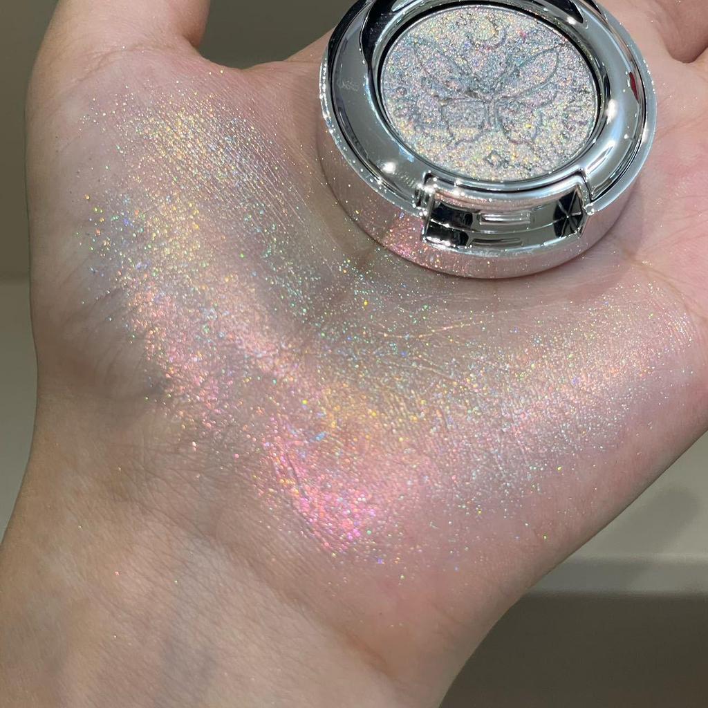 Flashy Silver Chameleon Highlighter: Icy Shimmer for Daily Brightening