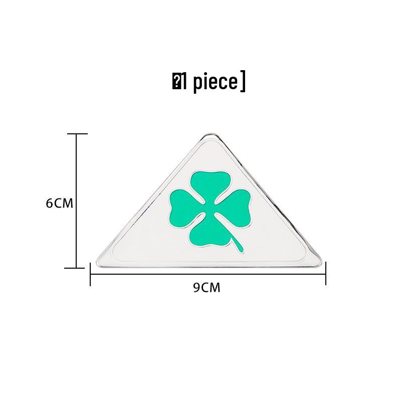 Čtyřlístek Samolepky na auto pro Alfa Romeo: Hliníkové emblémy a dekorace se čtyřlístkem.