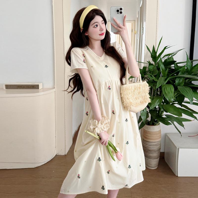2026 Gentle Cream Maternity Dress: Korean-Style Embroidered Floral Summer Long Dress L