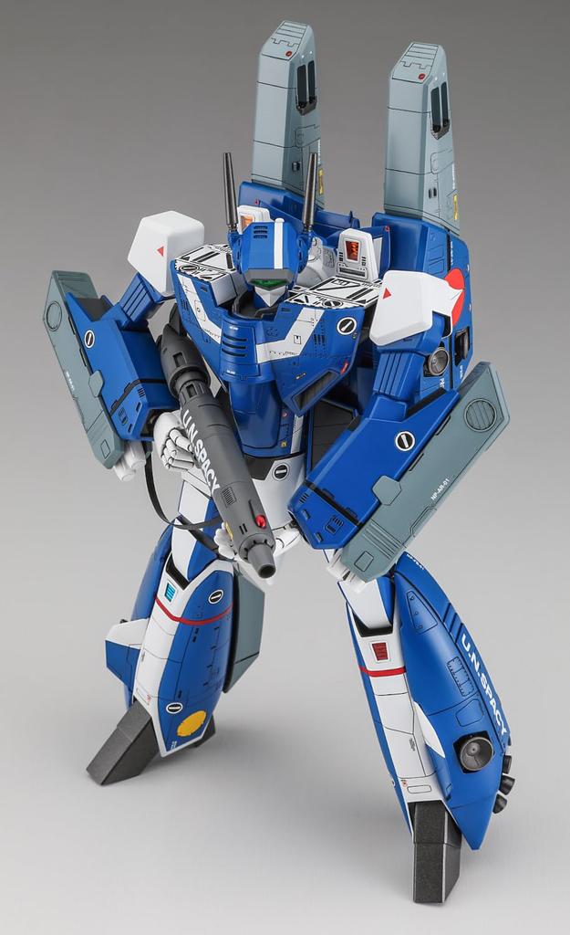 Hasegawa Super Dimension Fortress Macross Super Battroid Valkyrie Max Scale Plastic Model Kit 65894 VF-1J 1/72 (Robot)