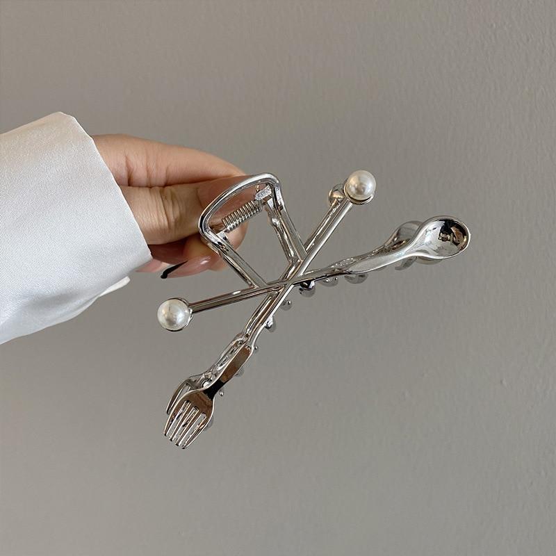 New Fashion Metal Love Star Claw Clip Elegant Hollow Hair Clips Crab Barrettes Hairgrip Hairpins For Women Hair Accessories Gift