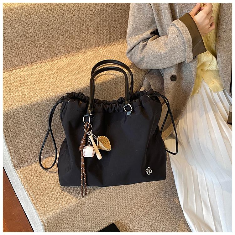 Borsa Tote Casual da Donna Autunno 2025 Leggera - Borsa a Spalla di Grande Capacità per il Pendolarismo
