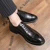 2025 Frühling und Herbst Neue Herrenschuhe Brock Übergröße Trendy Business Casual Herren Lederschuhe Größe 38-45 Hochzeitsschuhe