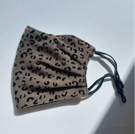 

Leopard Print Warm Dustproof Face Mask: Windproof, Skin-Friendly, Breathable, Washable for Autumn & Winter.