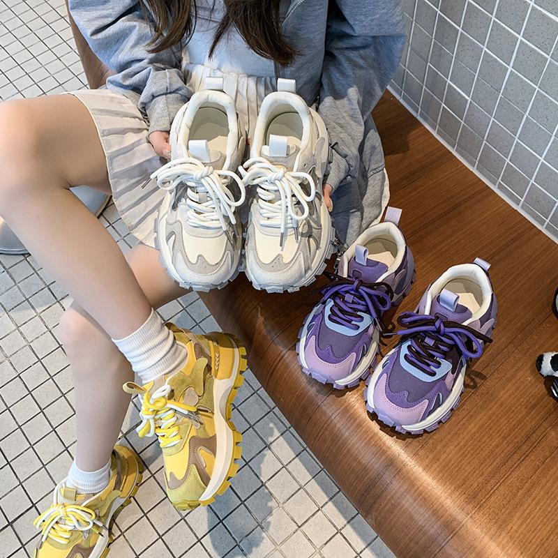 Retro women's spring new thick-soled versatile lightweight casual sports shoes with higher soft soles