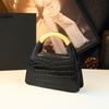 Bolsa Trapezoidal de Couro Brilhante Retrô