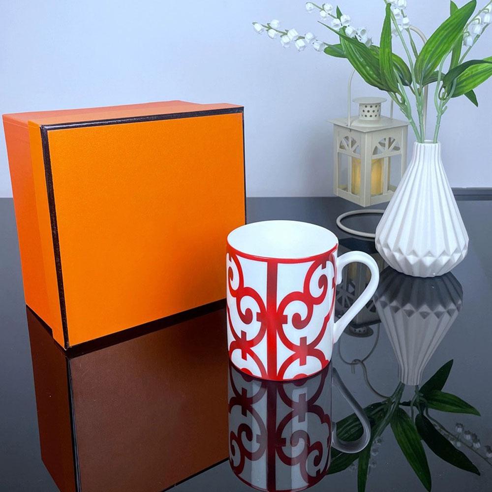 

Европейская легкая роскошная усовершенствованная фарфоровая кружка-чашка Кружка Изысканная послеобеденная чашка для чая Высококачественная чашка для воды Кофейная чашка Праздничные подарки 301-400ml