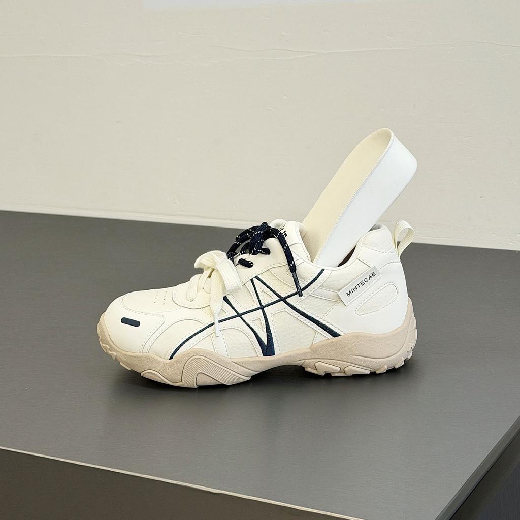 Early spring new embroidered moral training shoes women's thick-soled inner height-increasing casual shoes soft soles are not tired of standing for