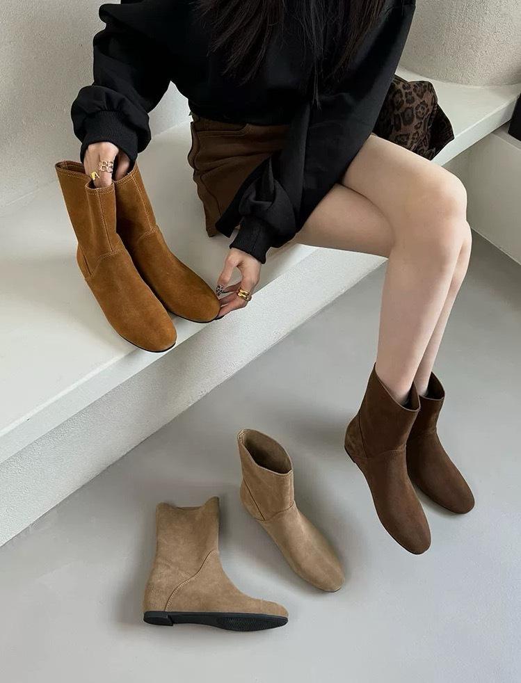 Short Boots Women's Matte Cowboy Boots Knight Boots Sleeve 2025 British Suede French Retro New Inner Height Increase
