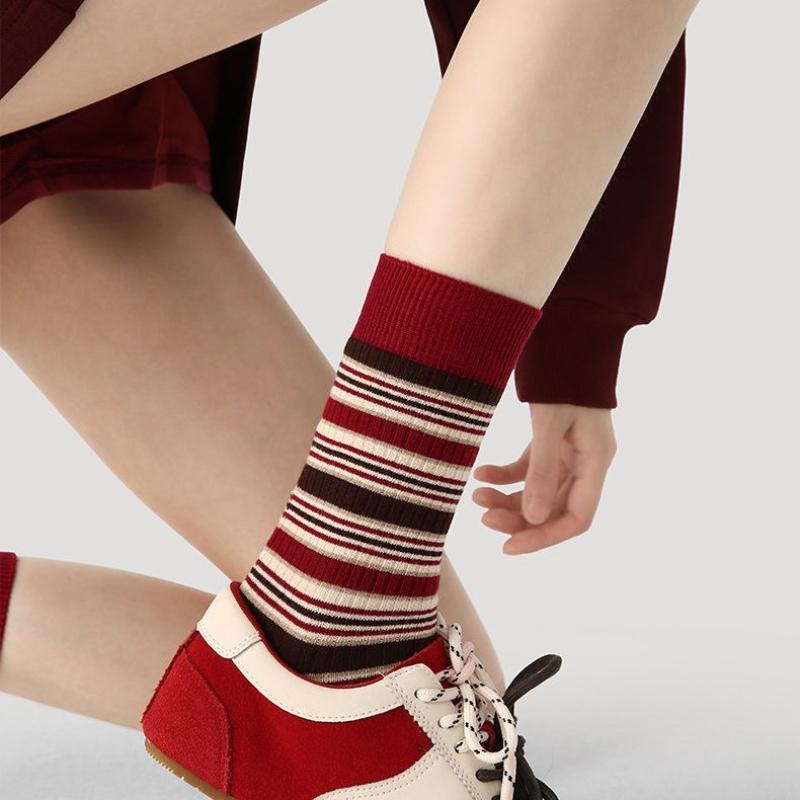 

Autumn and Winter Multi-layered Color-blocking Mid-calf Socks for Women, Boneless Color-blocking Pile Socks, Striped Socks 1 pair