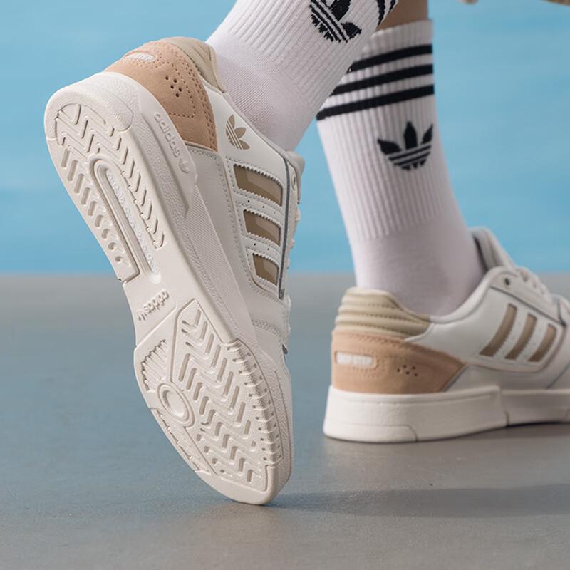 Adidas Women's JQ0078 Low-Top Lifestyle Board Shoes