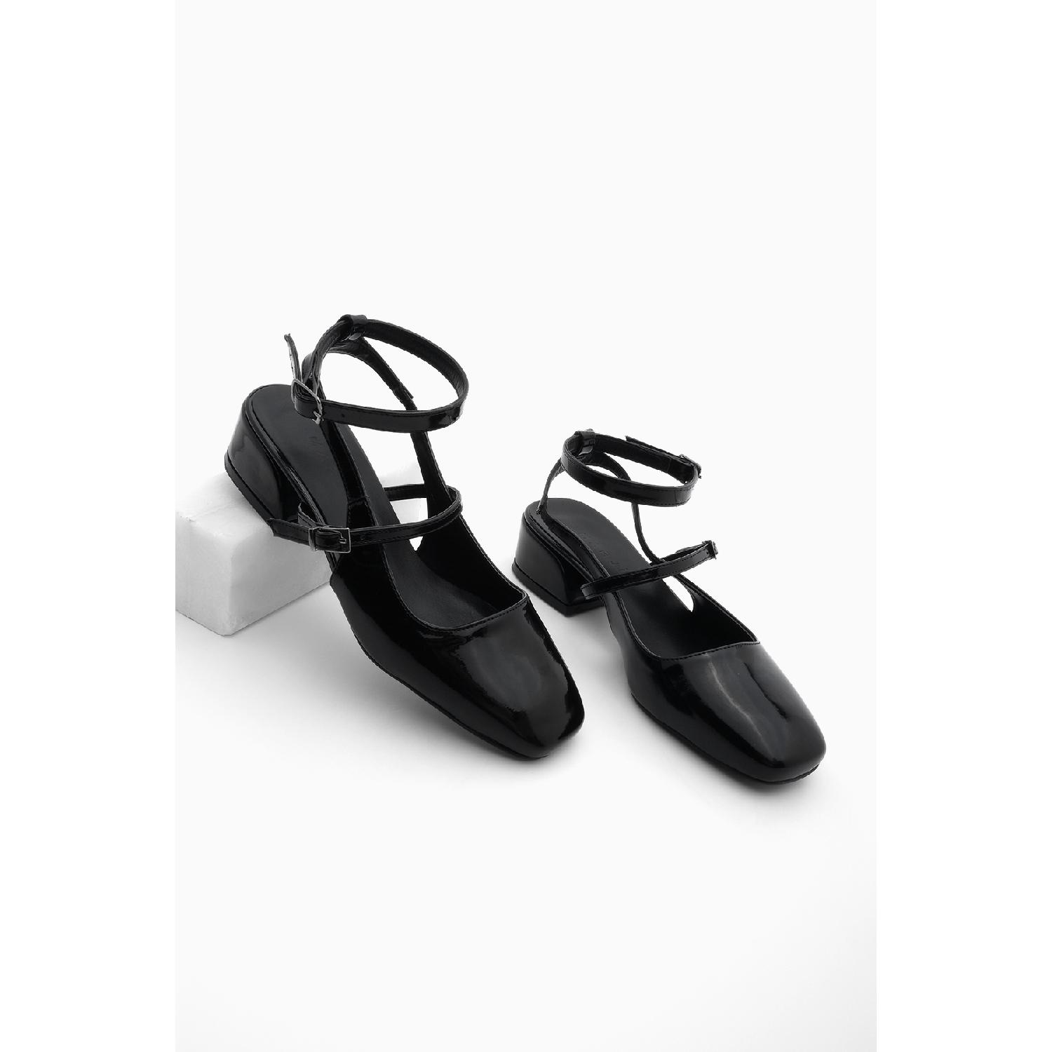 

Женская каска, туфли Мэри Джейн с квадратным носком и открытой спиной на низком блочном каблуке Hanse, черная лакированная кожа 36