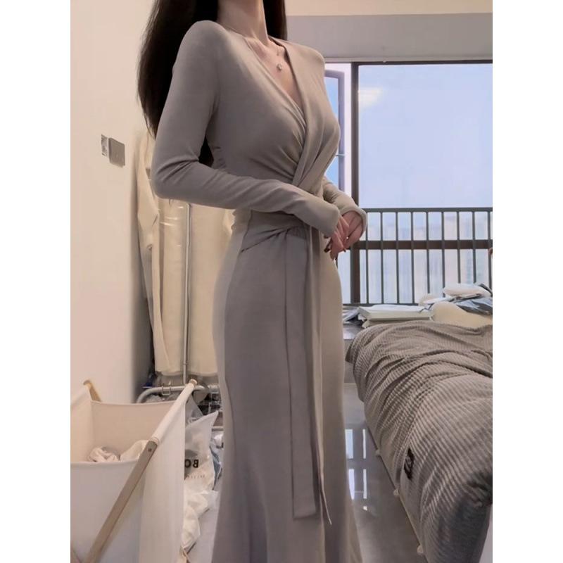 New V-neck Strap Long-sleeved Dress Children's Autumn Dress Slim-fitting and Thin Temperament Long Dress Hip-wrap Skirt