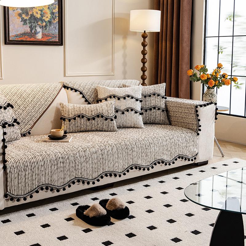 

New Sofa Cover, Universal In All Seasons, High-End Leather Seat Cushion, One-Piece Full-Shop Anti-Cat Scratch Cover 70*70cm