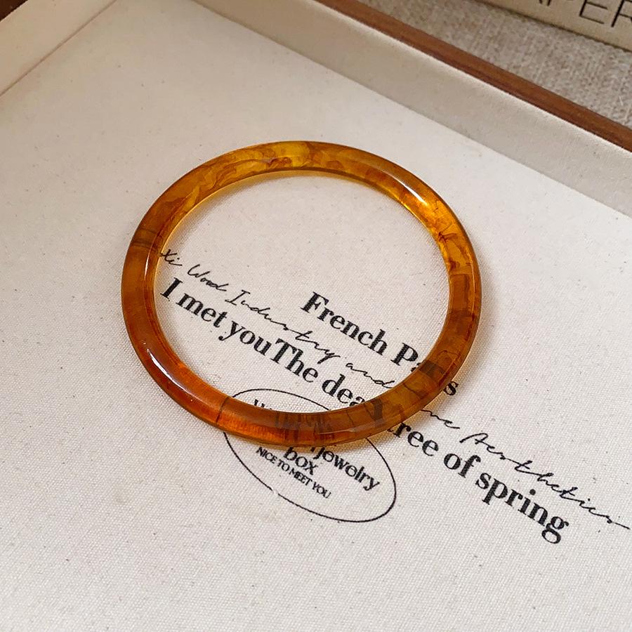 Vintage-Inspired Chinese Wood Grain Bracelet: Elegant, Versatile Hand Jewelry with a Niche Design Flair