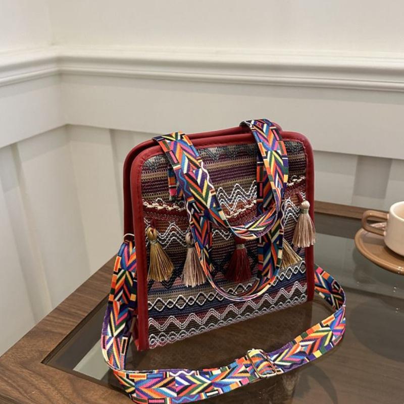 

Стильная сумка через плечо One Boho Chic с вышивкой для женщин, регулируемый ремень, складная конструкция с застежкой-молнией