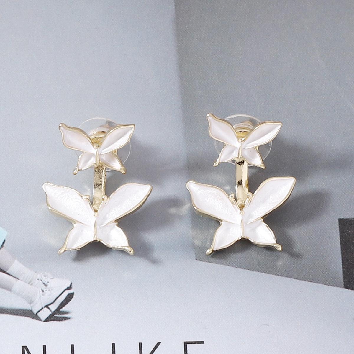

A niche design of high-end flower-shaped butterfly earrings, a best-selling item on Amazon with a simple and elegant style