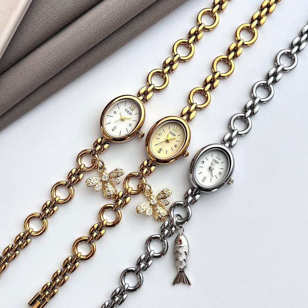 Watch Women'S Oval Simple Dial Small Fish Pendant Niche Light Luxury Fashion Daily Versatile Women'S Quartz Watch