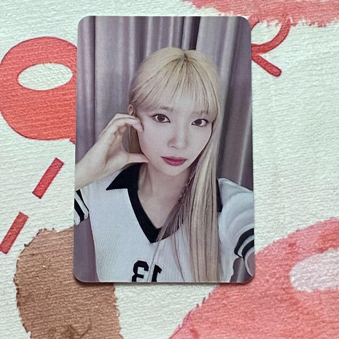 

[USED] NiziU Mayuka HEARTRIS All Attendance Limited Edition Trading Card