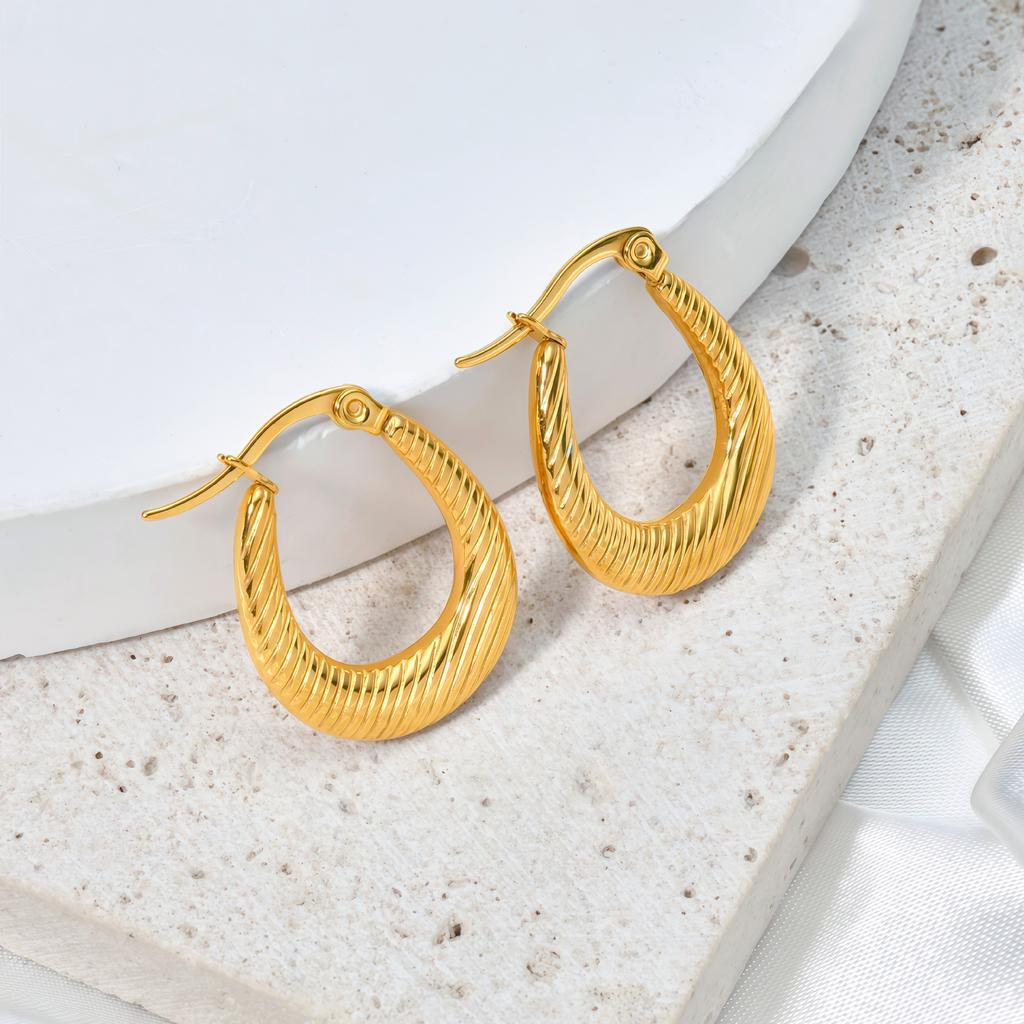 Geometric U-striped titanium steel earrings, girls' temperament is simple, frigid, wind ear jewelry batch