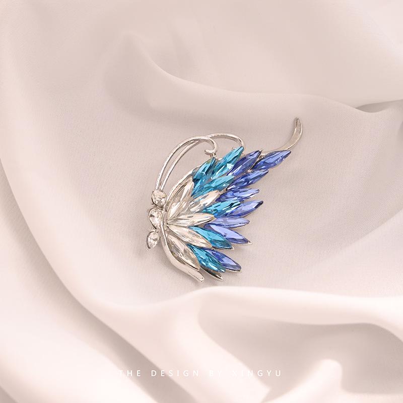 Broche Elegante de Pérola Dourada e Espiga de Trigo: Acessório Versátil e de Alta Qualidade para Mulheres