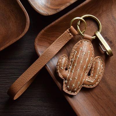 Krabičky na mince, svorky, přívěsky – Přívěsky
