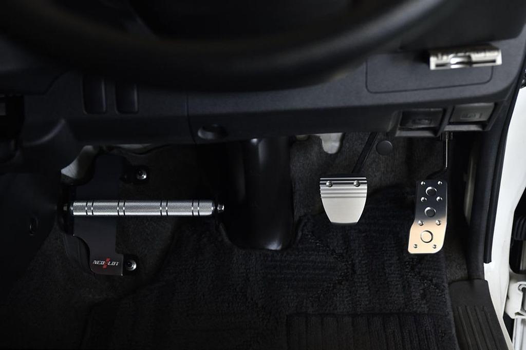 NEOPLOT Footrest Bar NEO Adjustable Left Foot for Toyota Hiace 200 Series Automatic Standard NP77220, Position, Transmission, Body, Silver, 19.7cm