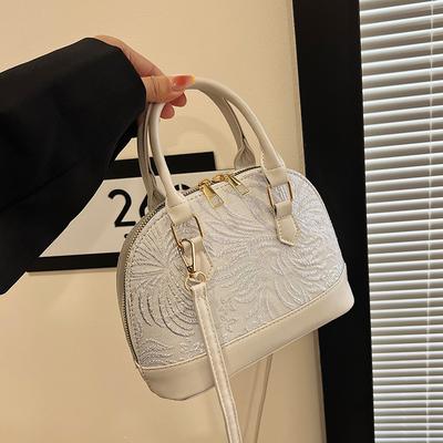 Niche Design Foreign Style Retro Shell Shoulder Women's Bag 2025 New Handbag Casual Temperament Messenger Bag Bag