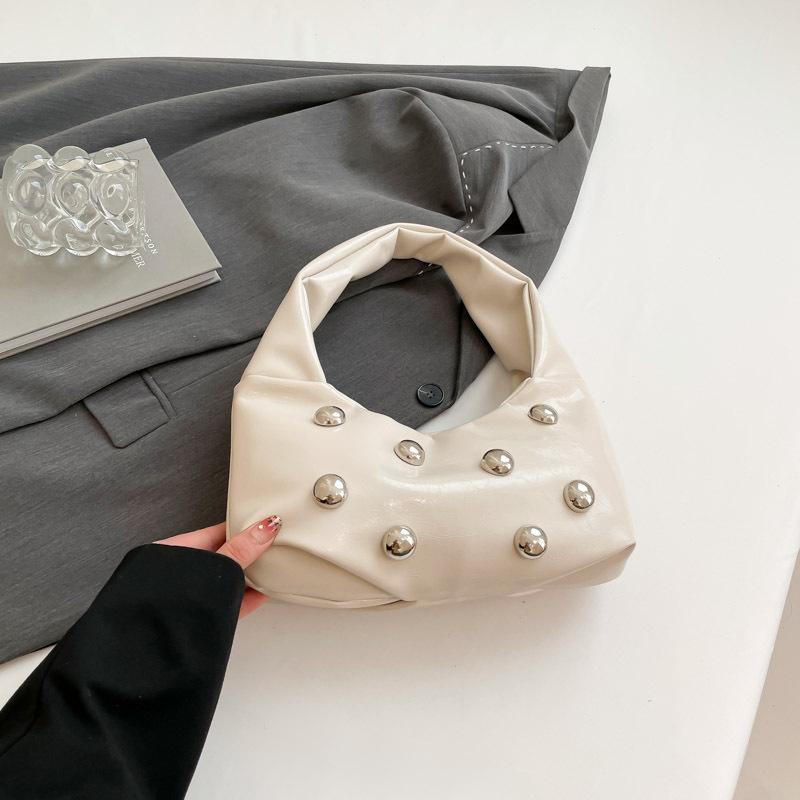 2025 New Women's Bag Korean Version of Fashion Rivets Personalized Fashion Niche Shoulder Bag Internet Celebrity Messenger Armpit Bag