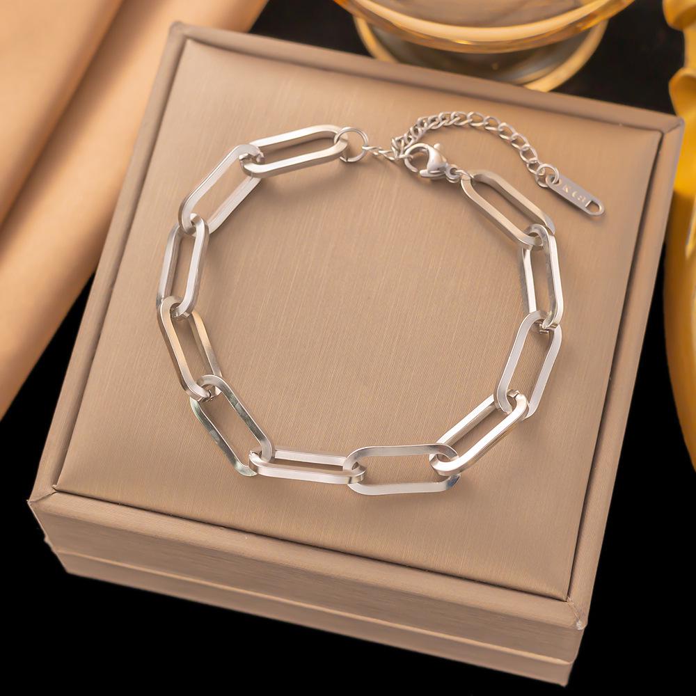 Preferred Bracelet 2: Qi Yun Fashionable Stainless Steel Cross Bracelet - Trendy, Statement, Light Luxury Jewelry.