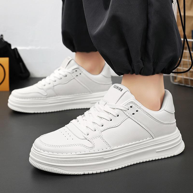 Herren Board Schuhe 2026 Neue Leder-Spleißung Atmungsaktiv Rutschfest Lässige Sneaker Mode Beliebt Tägliche Sport-Gehschuhe