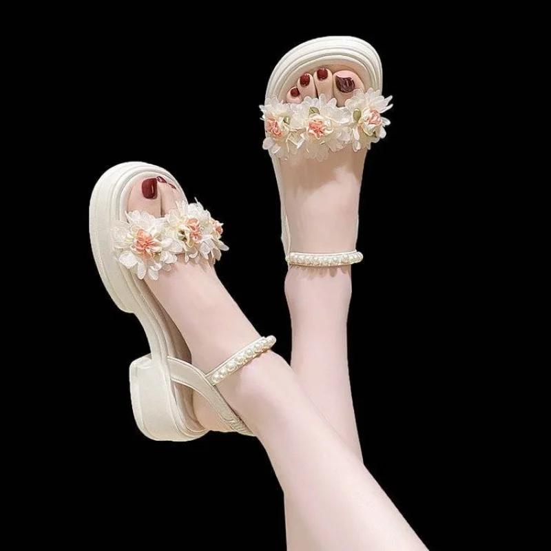 Fashion Beige One Word Footwear Block Heel with Low Heels Outdoor Beach Roman Style Sandals for Women Summer 2024 Ladies Shoes Open Toe