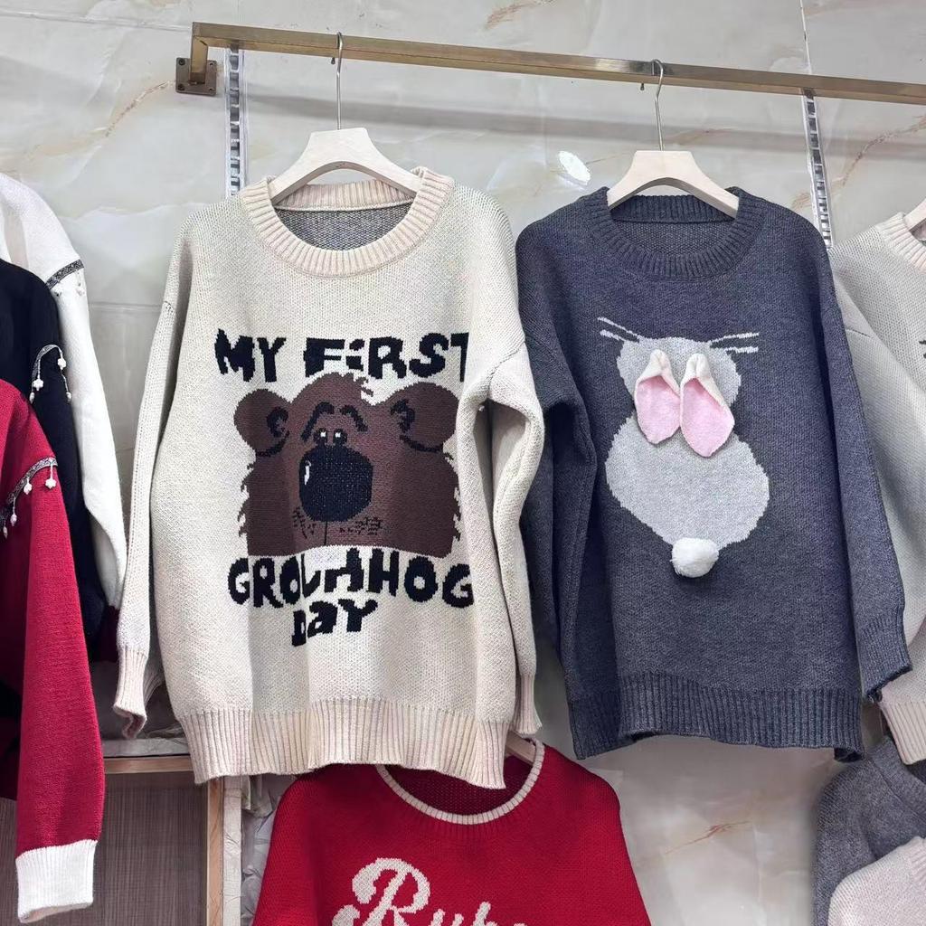 Women's Autumn 2025 Long Sleeve Bear Jacquard Sweater, Mid-Length Loose Knit Top