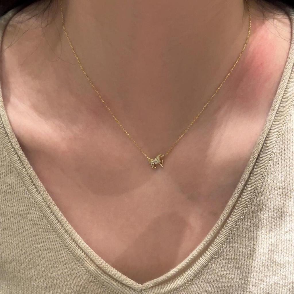 S925 Diamond Little Horse Necklace - Elegant Light Luxury Clavicle Chain Gift for Girlfriend or Best Friend