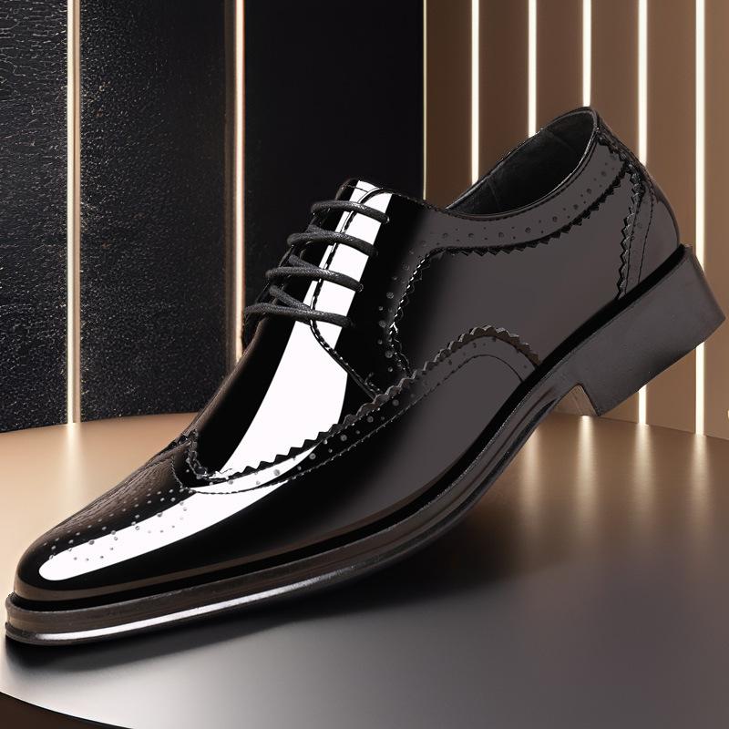 

Glossy Patent Leather Brogue Perforated Carved Formal Dress Shoes Lace Up Fashion Young Men Groom Wedding Party Leather Shoes 38