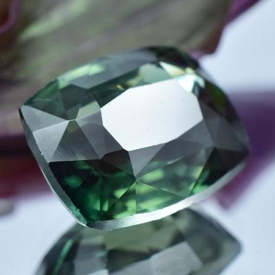 11,00 ct Turmalín Smaragdový výbrus Sytě zelený Přírodní volný drahokam CERTIFIKOVANÝ