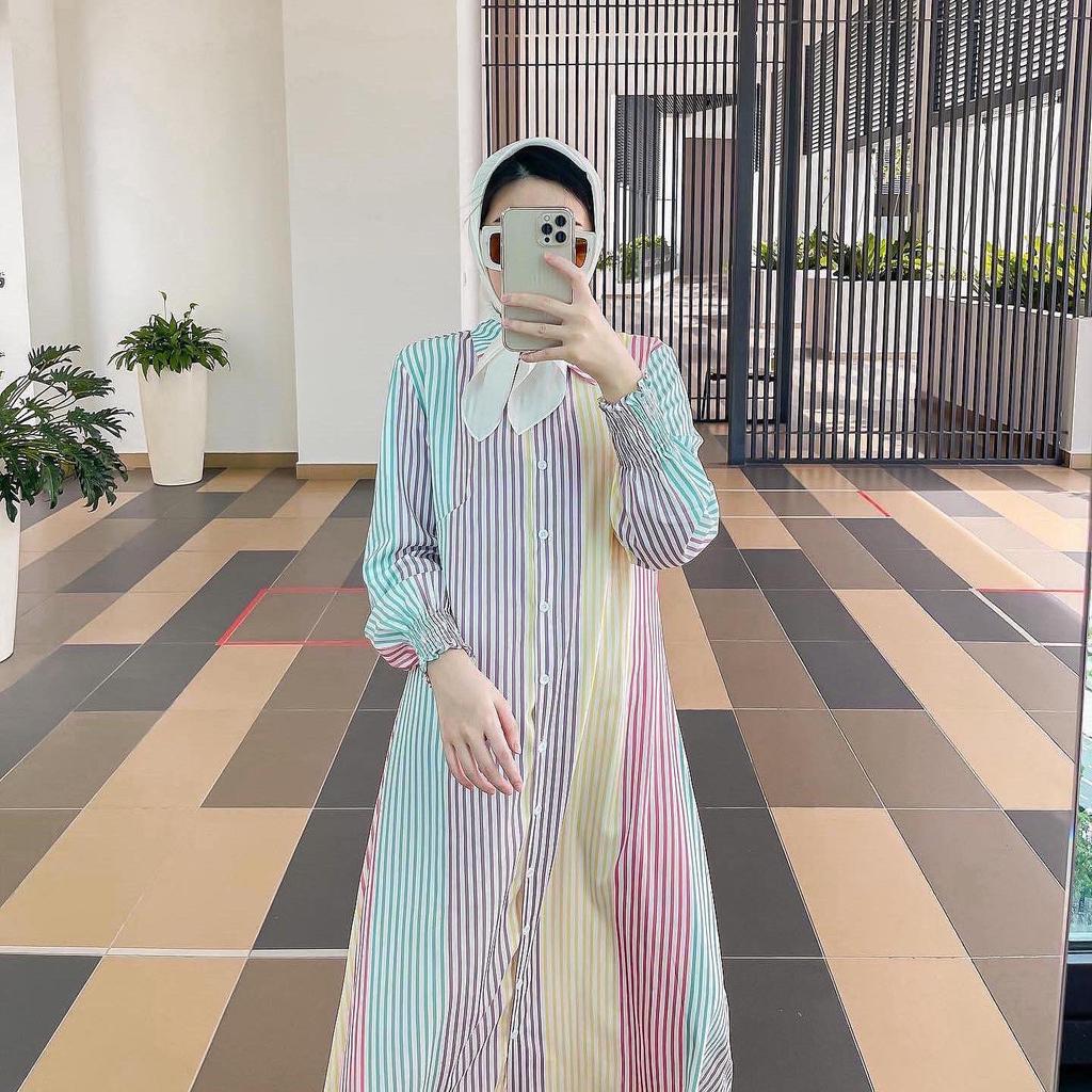 M251 Gestreiftes Revers Langes Kleid - Mode für Frauen aus dem Nahen Osten