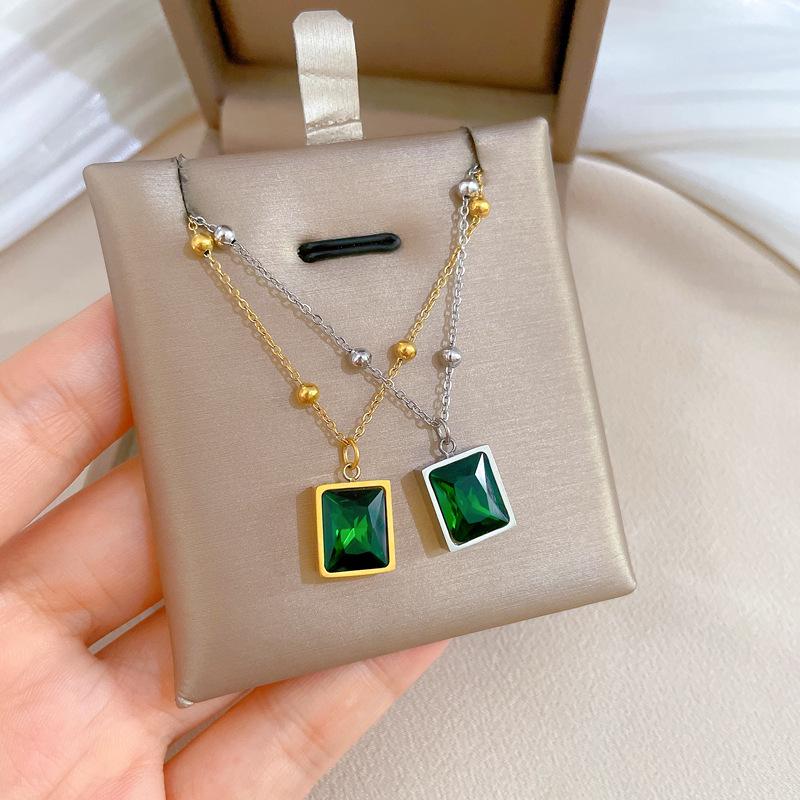 

Elegant Women s Vintage Emerald Necklace Bracelet, Full Titanium Steel Luxury Accessory.